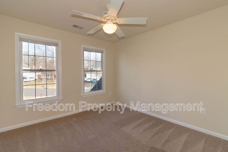 Warrenton House: 80 Brookshire Dr