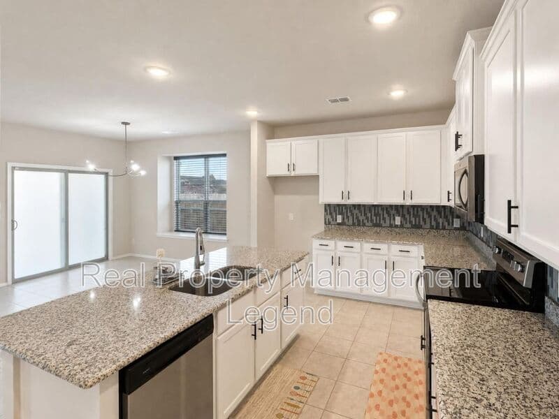 Denton House: 5601 Portola Ln
