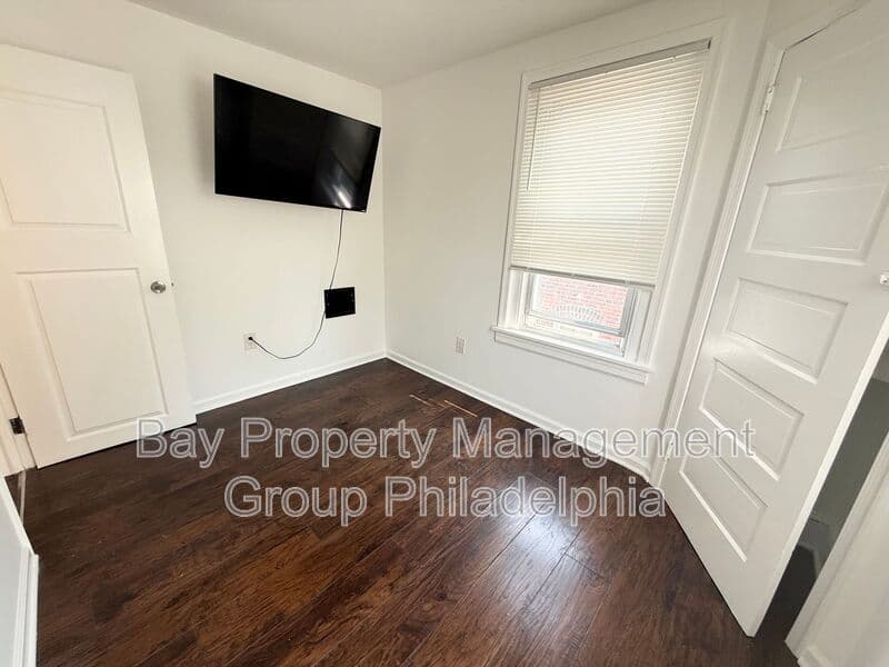 Collingdale House: 242 Pusey Ave