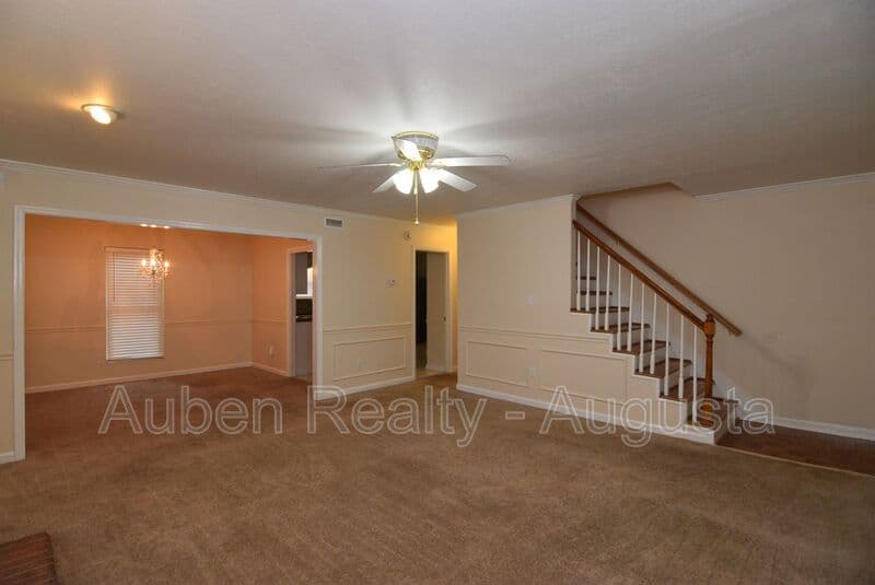 Evans House: 490 Pheasant Run Drive