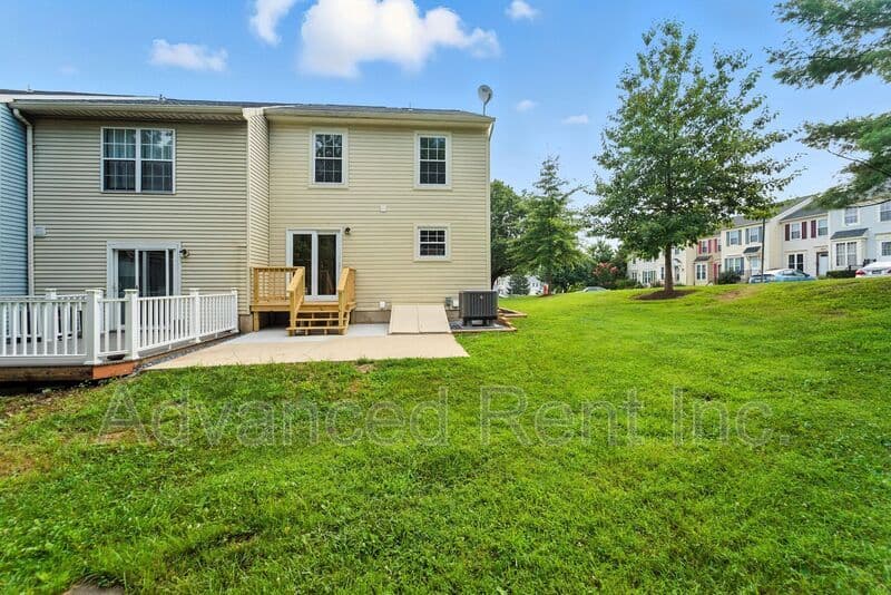 Nottingham Townhome: 1 Jack Pine Place