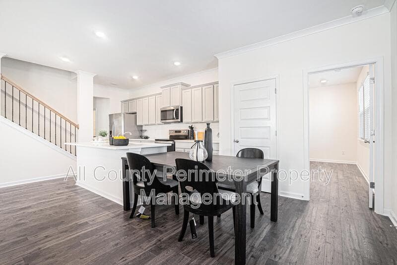 Loganville House: 607 Silver Moon Drive