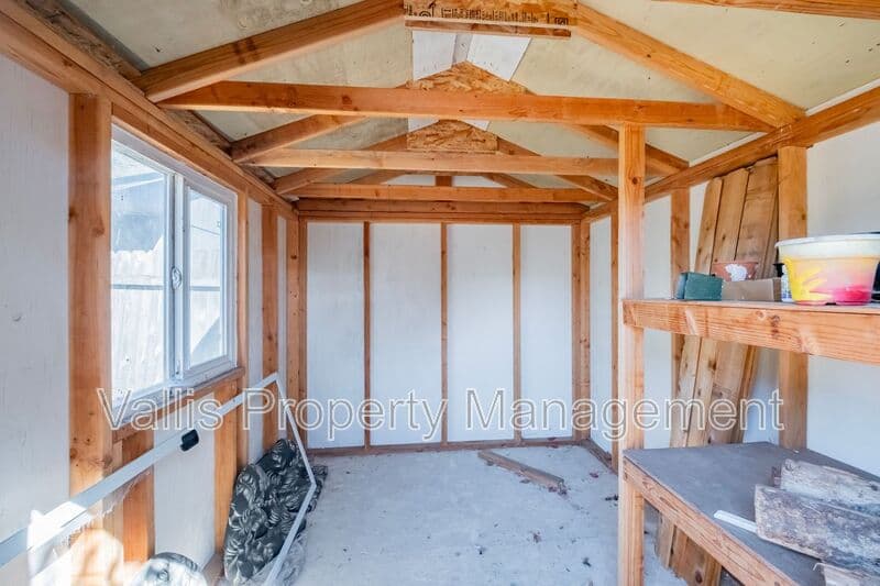 Albany House: 3234 23rd Avenue Southeast