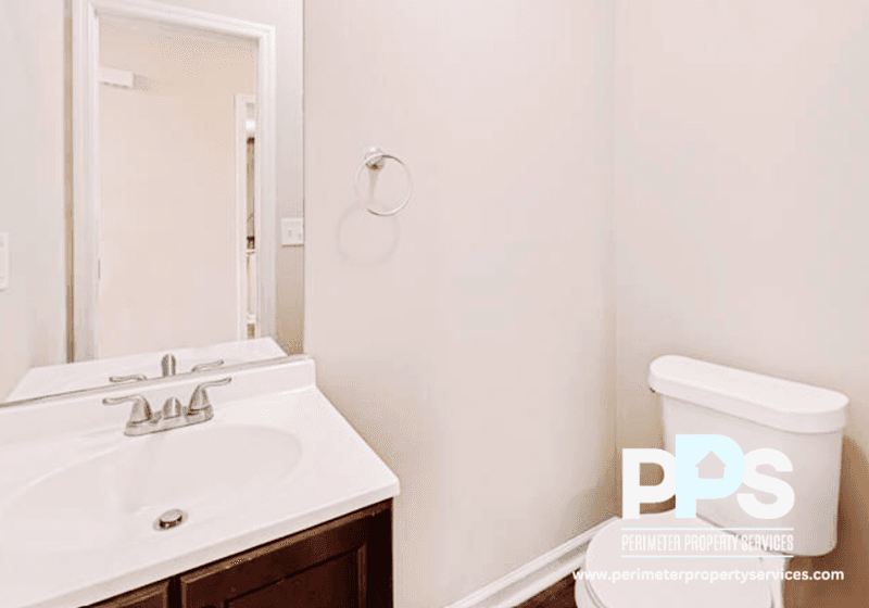 Dallas House: 350 WI Pkwy