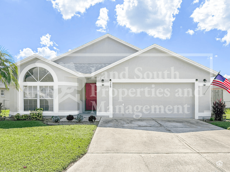 Lakeland House: 428 Emerald Cove Loop