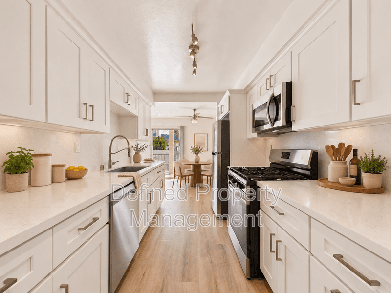 Sherman Oaks Condo: 4600 WILLIS AVE