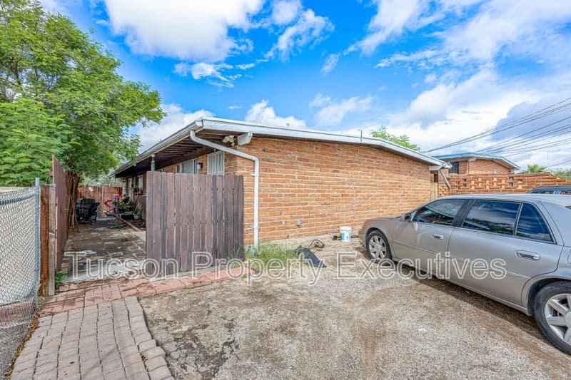 Tucson Condo: 45 East Alturas Street