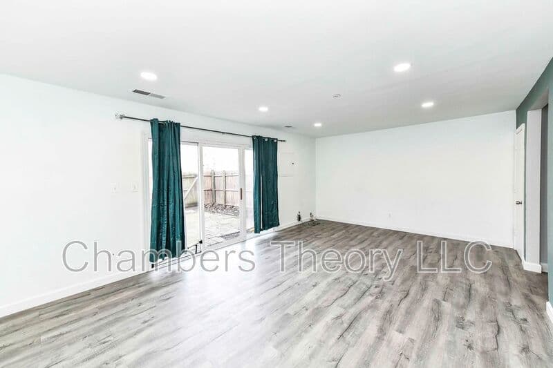 Springfield Condo: 5910 Prince James Dr