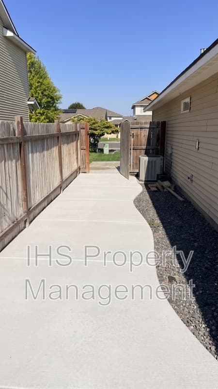 Pasco House: 5709 Sidon Ln.,