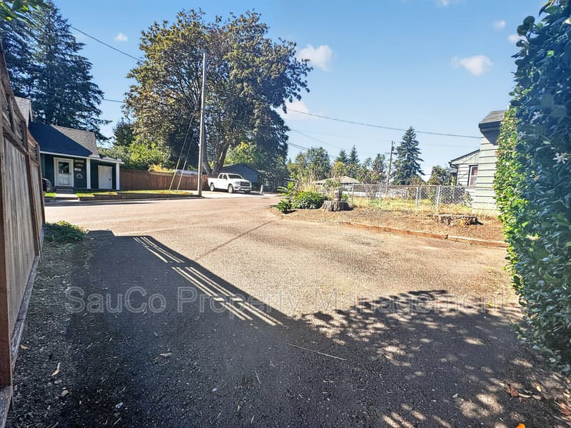 West Linn House: 2312 5th Avenue
