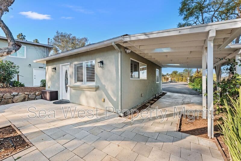 Escondido House: 3267 Bernardo Lane