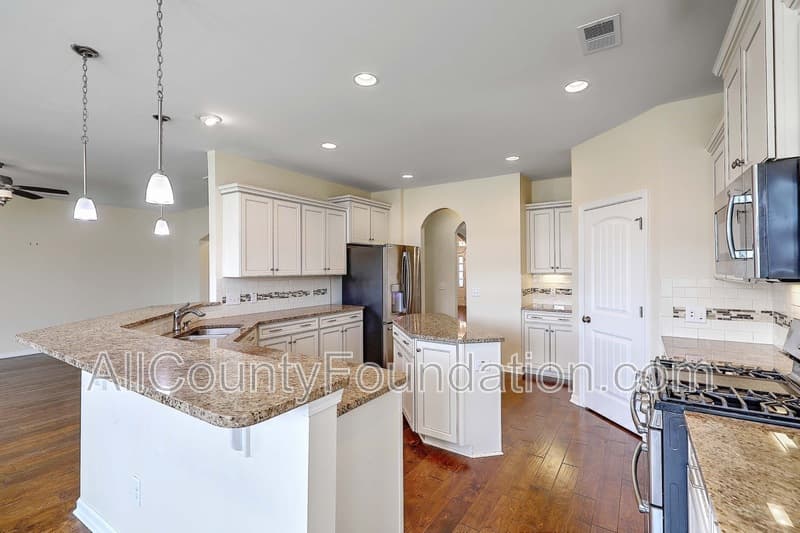 Summerville House: 431 Flat Rock Ln