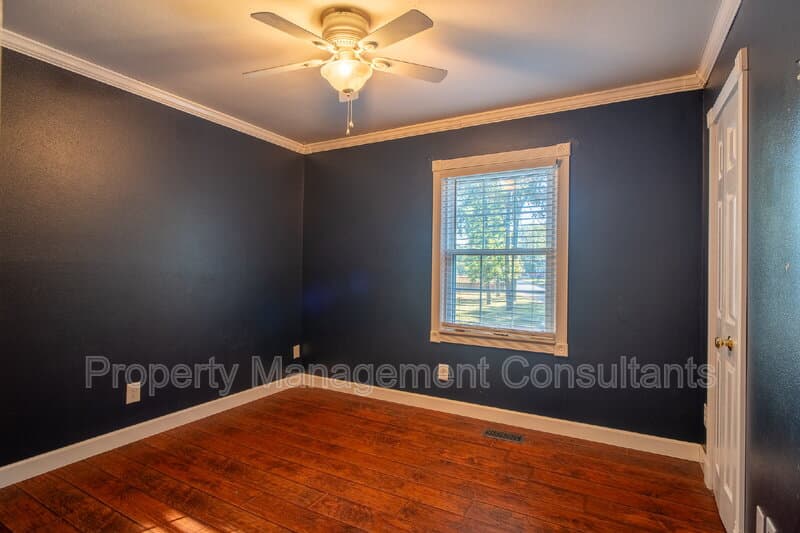Huntsville House: 6604 Willow Ridge Road Northwest