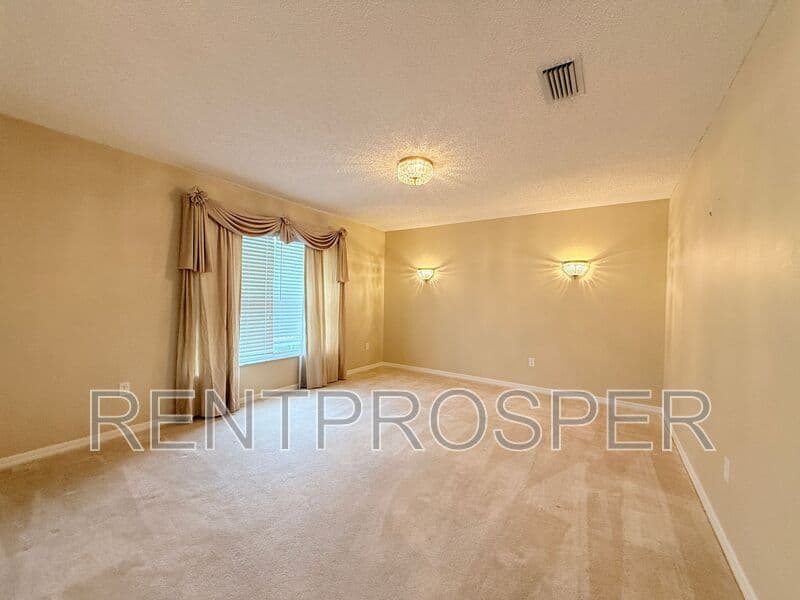 Palm Bay House: 778 Hamm St NW