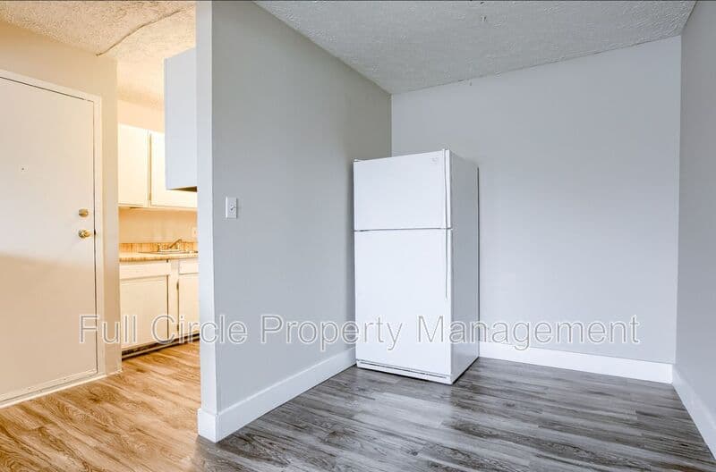 Lincoln House: 1218 E St