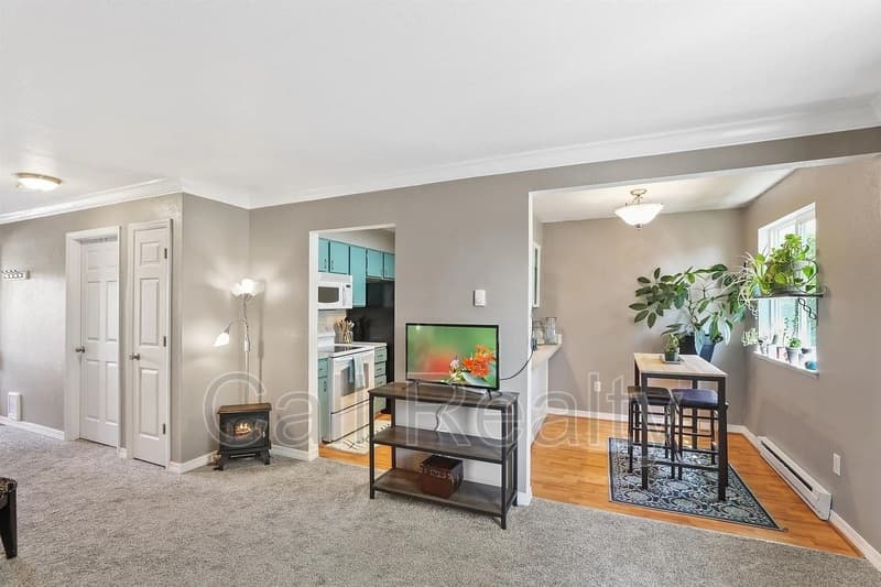 Spokane Valley Condo: 222 N Hutchinson