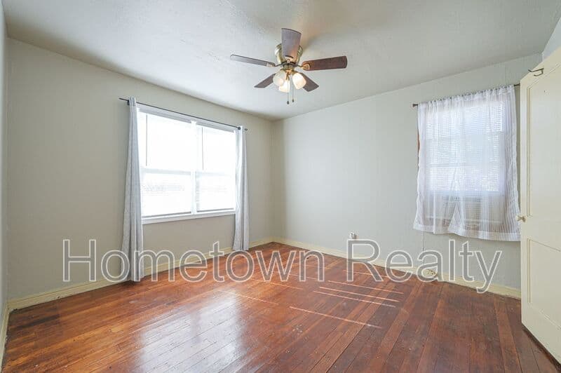 Norman House: 1127.5 W Eufaula Street