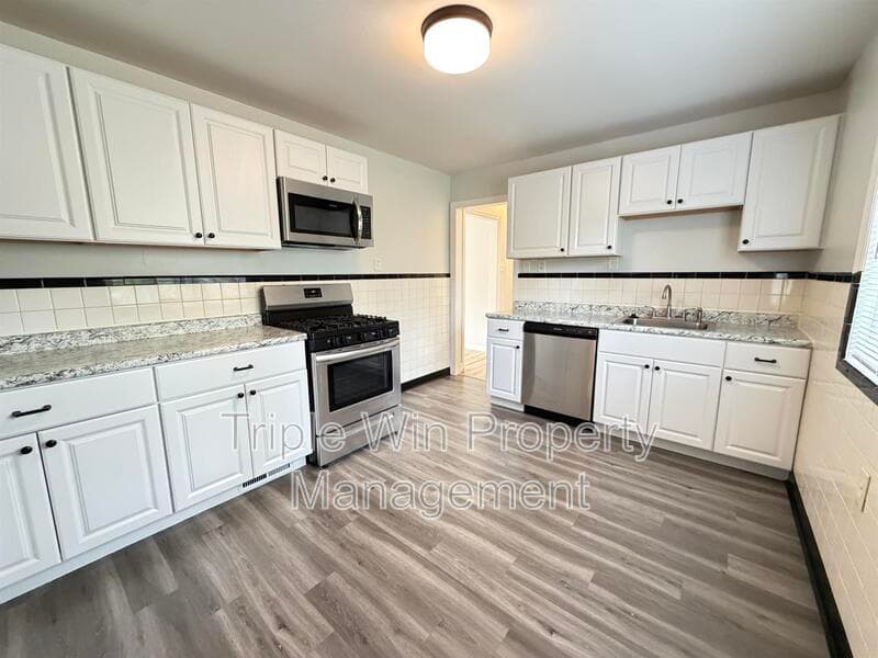 FLORISSANT House: 1150 S NEW FLORISSANT RD