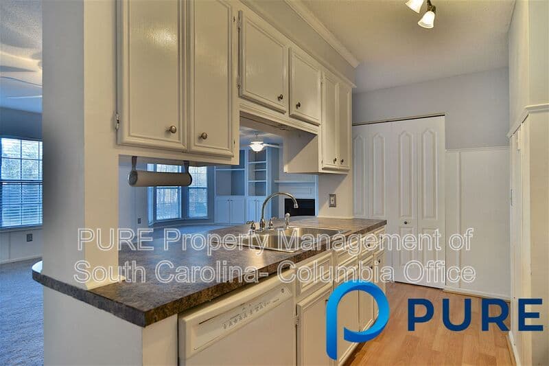 Columbia House: 17A Battery Walk Ct