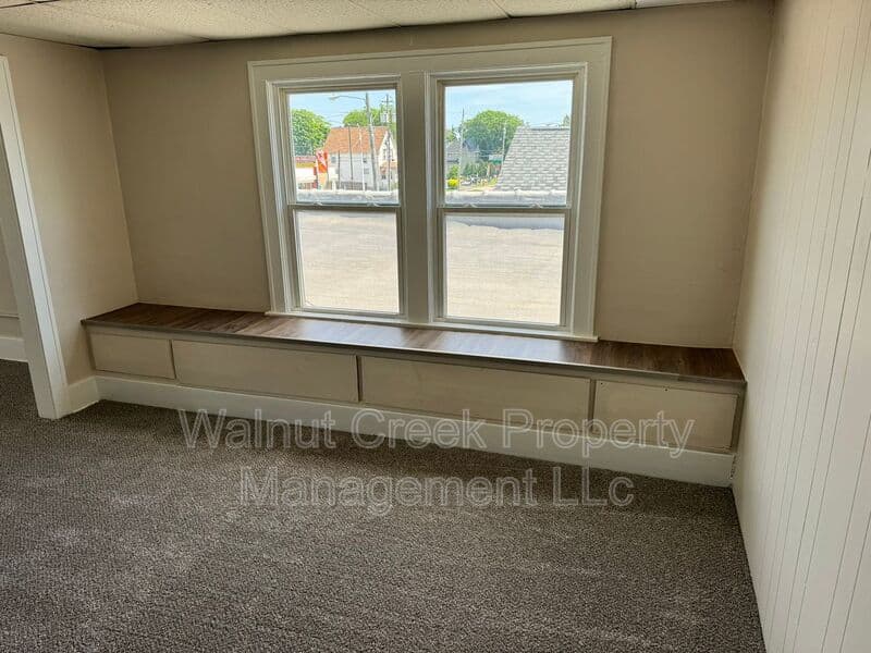 Lorain Condo: 203 Flordia