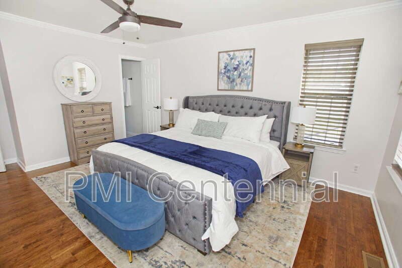 Johns Creek House: 220 Preston Oaks Dr