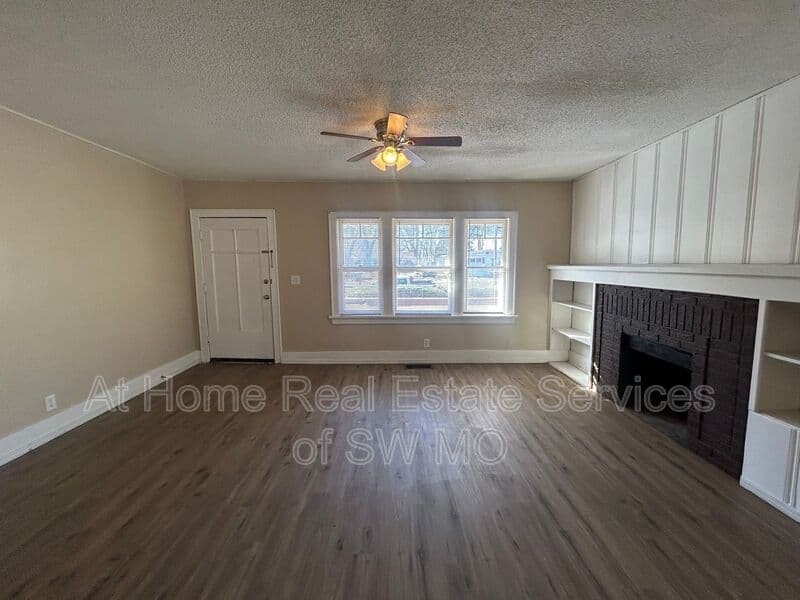 Springfield House: 1040 S Ferguson Ave