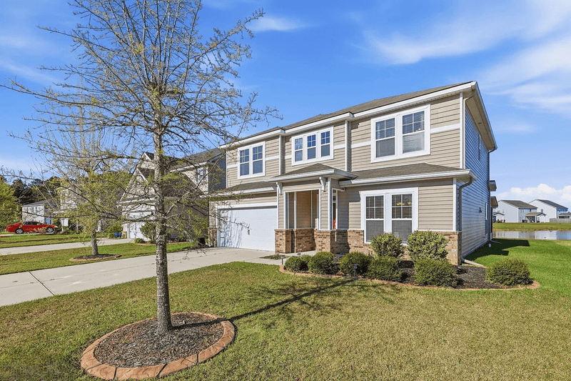 Savannah House: 225 Willow Point Cir