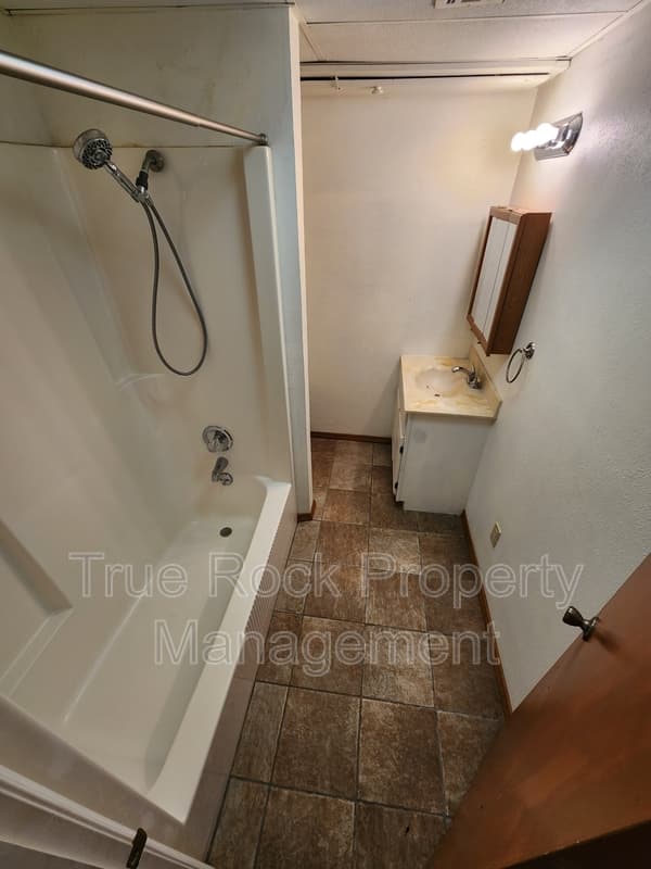 Ada House: Call Office To Schedule Viewing