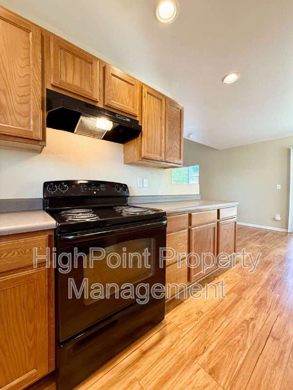 Brighton House: 5187 Pelican St