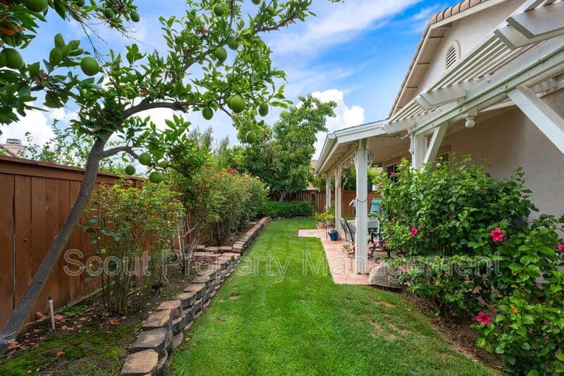 Temecula House: 30911 Putter Circle