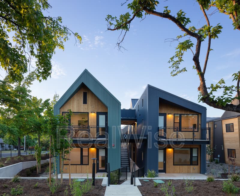 Ashland House: 174 Garfield St
