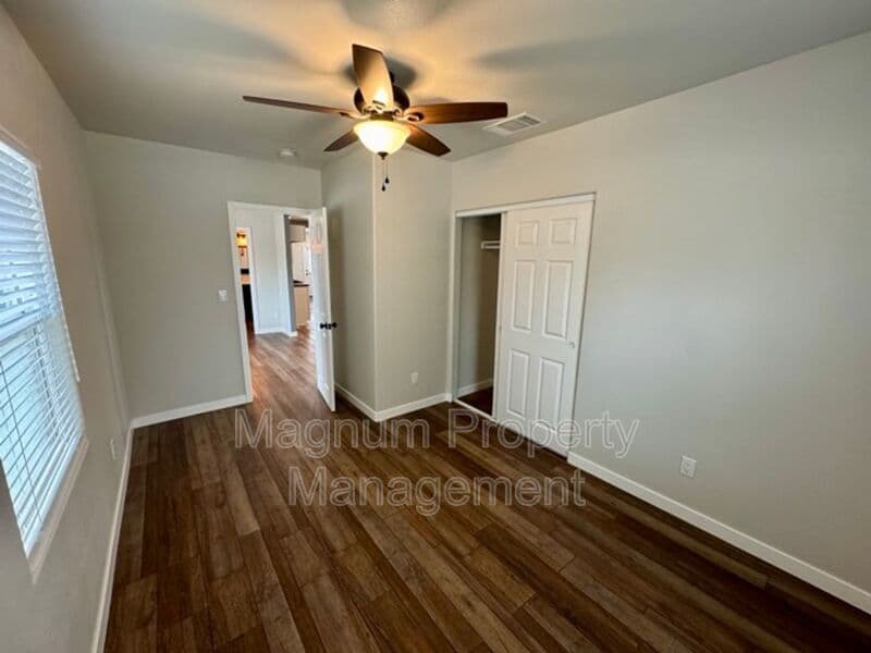 Perris House: 27300 Peach St