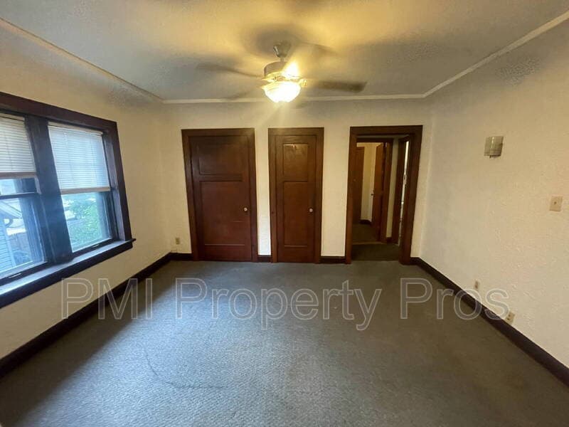 Cudahy Condo: 3432 E Cudahy Ave