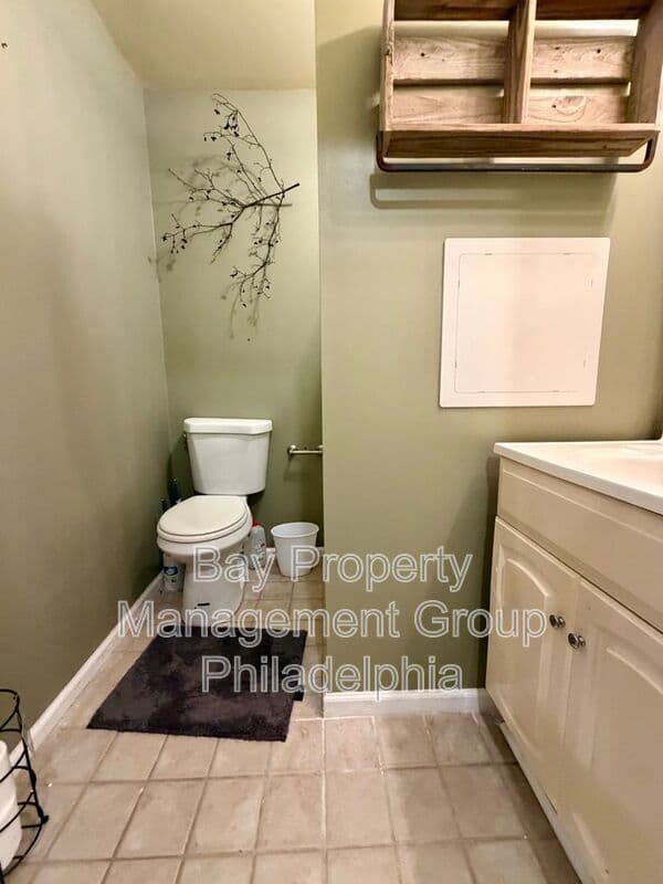 Glenside House: 300 Winding Way