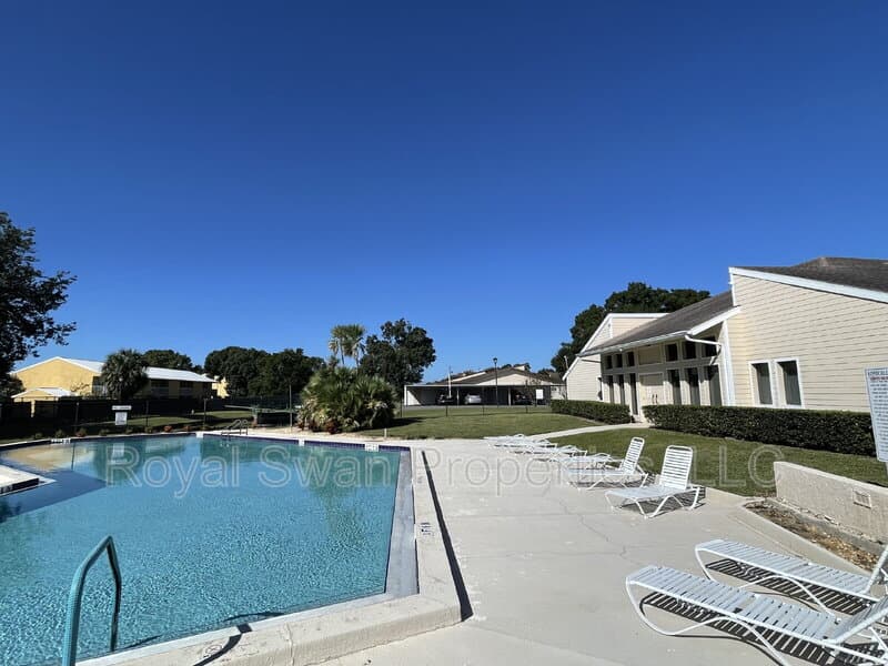 Lakeland Condo: 2025 Sylvester Road