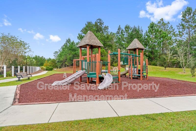 Pooler Townhome: 130 Danbury Court