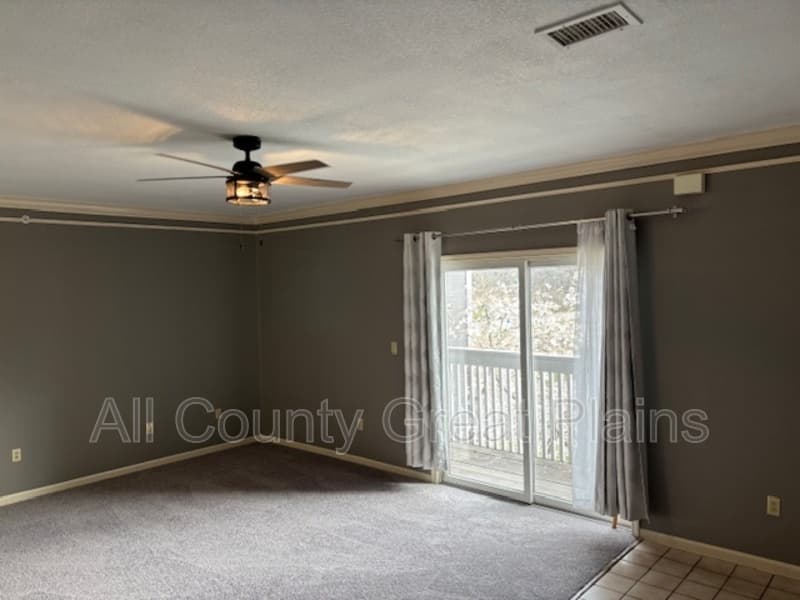Mission Condo: 5206 Foster Street #202