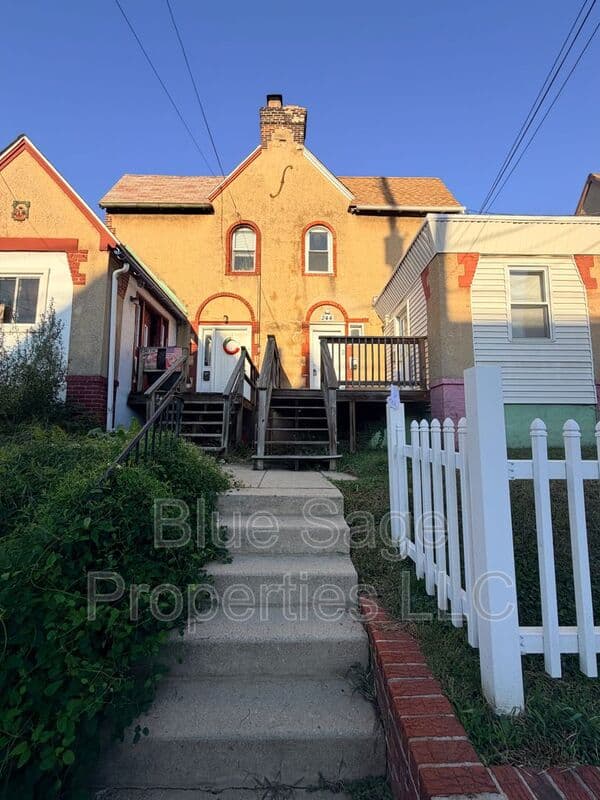 Upper Darby Condo: 244 Long Lane