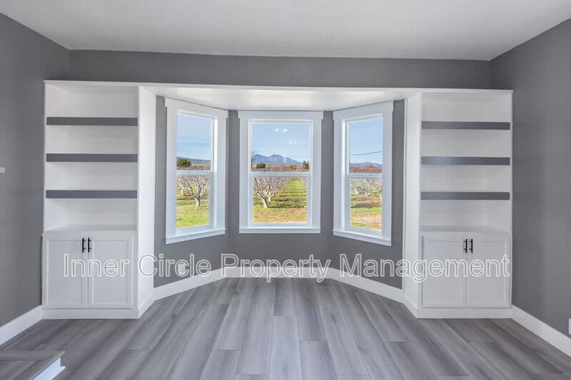 Brentwood House: 2750 Concord Avenue