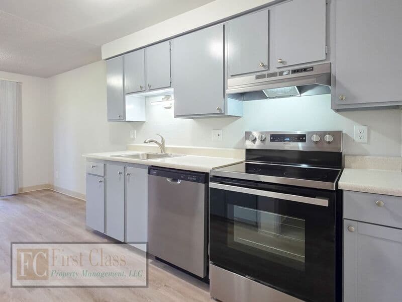 PORTLAND Condo: 1370 NE 186TH AVE