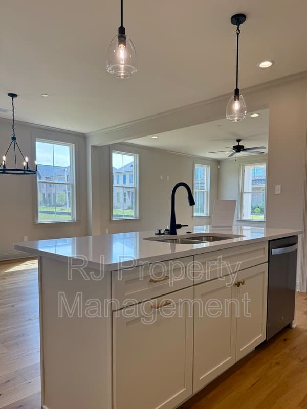 Collierville Townhome: 924 Aldwick Dr