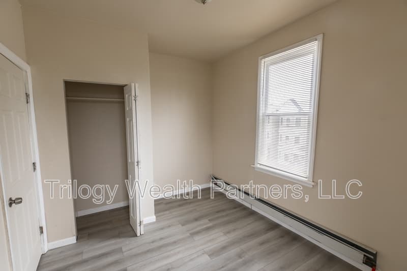 Orange Condo: 154 Taylor St. - 3