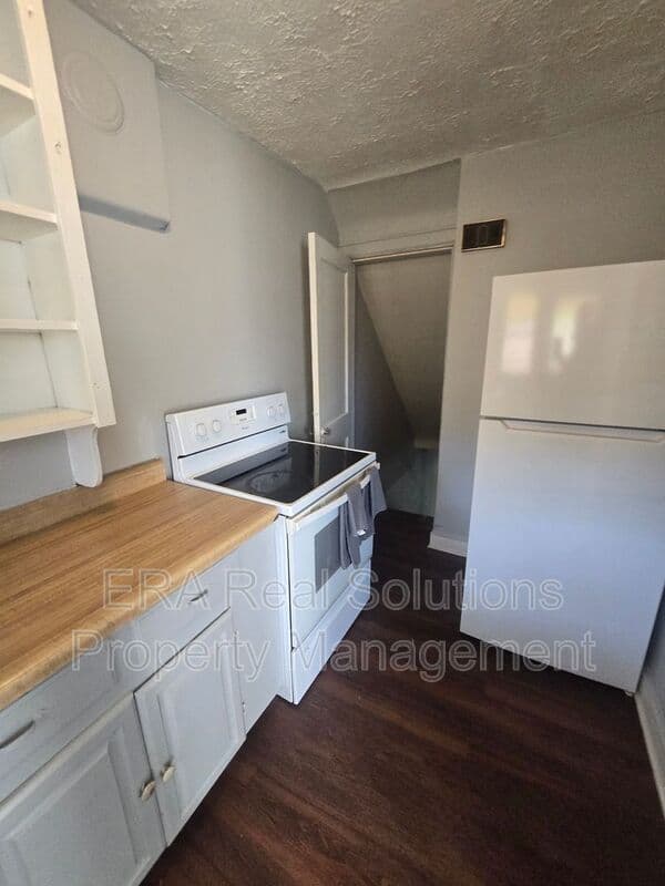 Columbus Condo: 596 S Hague Ave