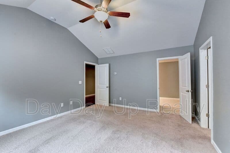 Suwanee House: 5605 Bright Cross Way