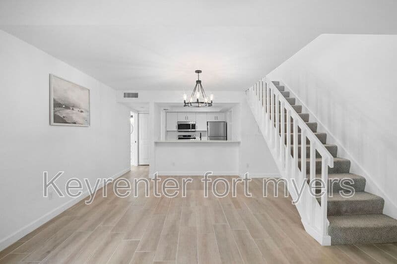 Fort Myers House: 6213 Timberwood Cir