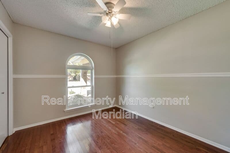 Keller House: 432 Pearl St