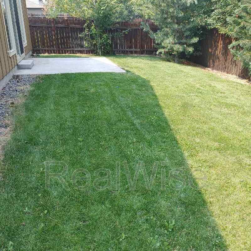 Bend House: 3006 NE Red Oak Dr