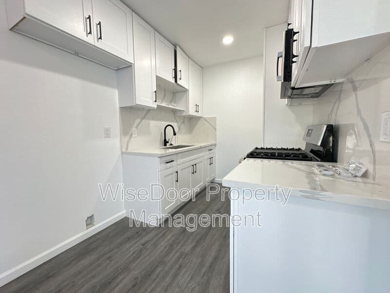 Garden Grove House: 10392 Lampson Ave