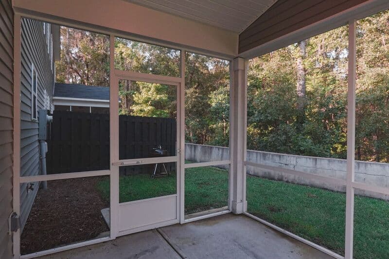 Richmond Hill House: 34 Crown Ct