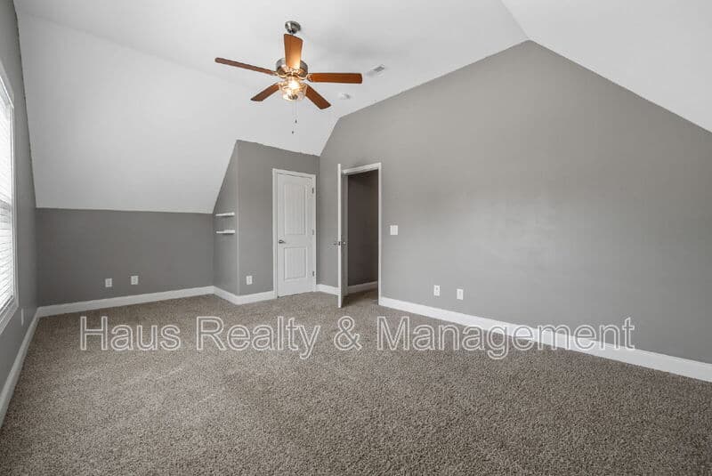 Clarksville House: 191 Sambar Drive